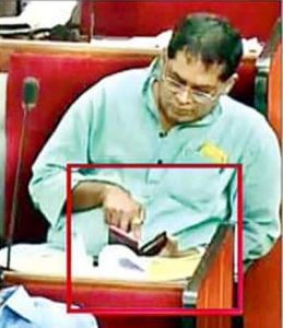 Naba Kishore Das watching porn in Odisha Assembly Porngate