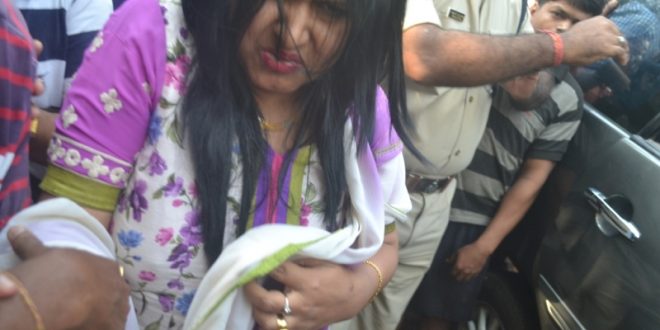 Monali sonalika - lady supporting Sarathi baba arrested for stealing fish in Odisha