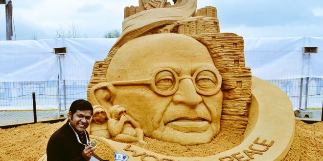 Sudarsan Pattnaik Wins People's Choice Prize For Moscow Sand Sculpture