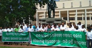 BJD disrupts Odisha Assembly on Mahanadi issue
