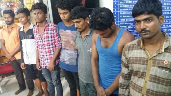 Gang Of Seven Formed In Jail Arrested In Loot Cases