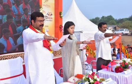 Pradhan inaugurates Nua Odisha Nirmana Abhijan