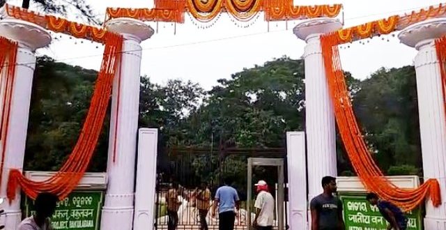 Naveen lays foundation stone of Odia University at Satyabadi