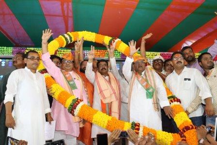 Former minister Padmalochan Panda joins BJP