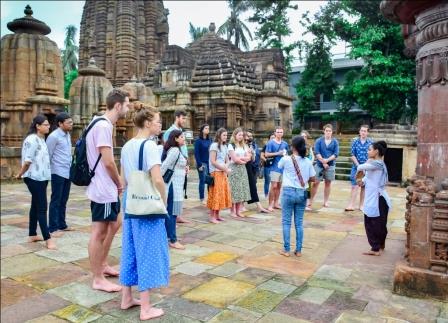 Temples, Old Town traditions mesmerize Australian engineering students