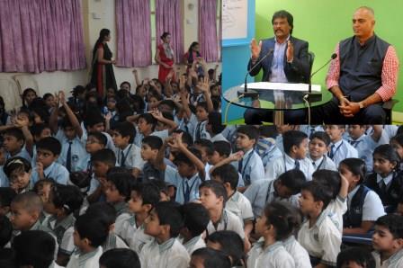 Dhanraj Pillay, Nilesh Kulkarni interact with students in Odisha