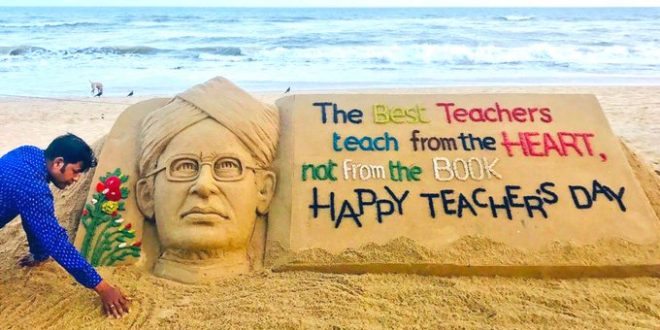Teachers’ Day: Naveen extends greetings to teaching community