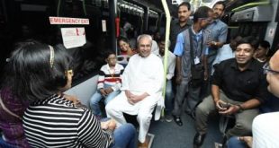Naveen takes ride as Mo Bus celebrates first anniversary