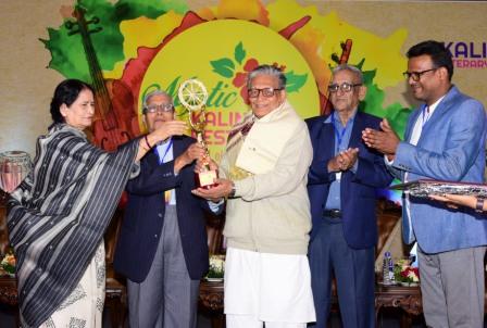 Manoj Das receives Mystic Kalinga Literary Award 2020