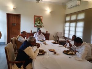 Naveen hosts lunch for Shah, Mamata