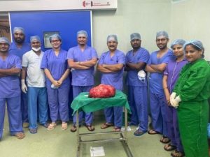 SUM surgeons remove huge tumour