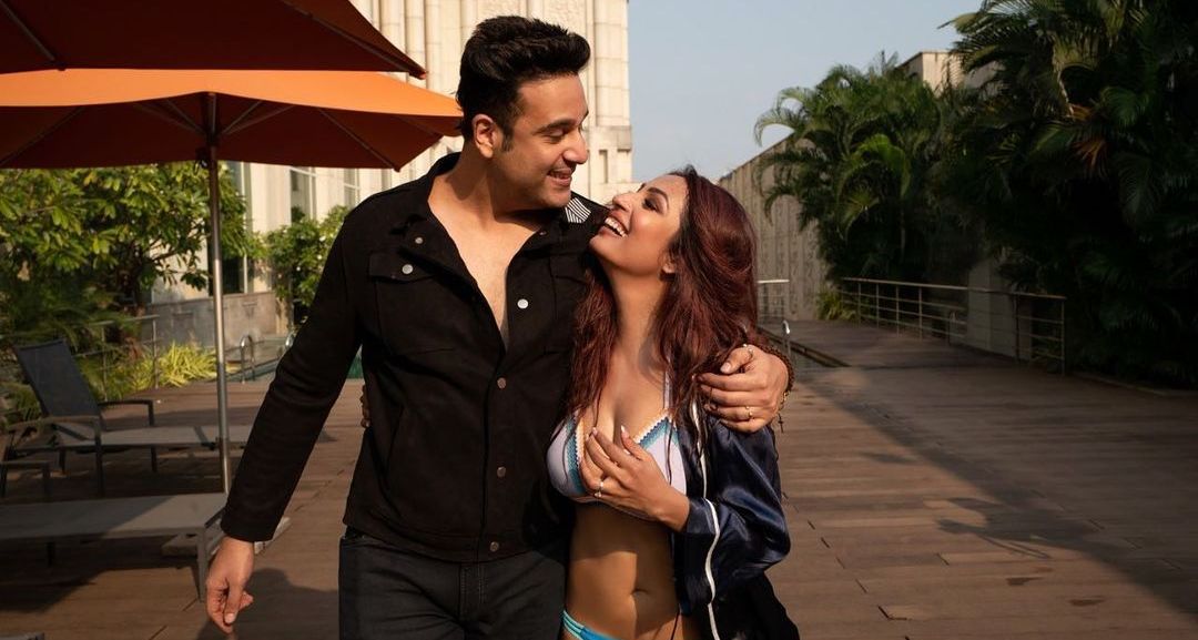 Krushna touch Kashmera