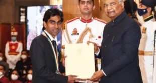 Pramod Bhagat receives Khel Ratna Award
