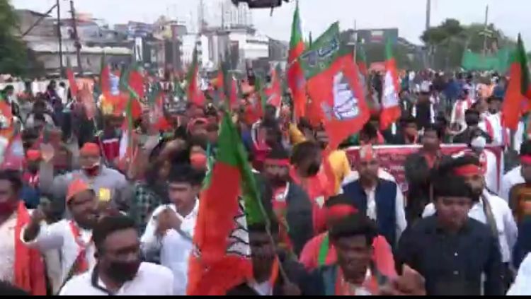 BJD, BJP organise massive rallies