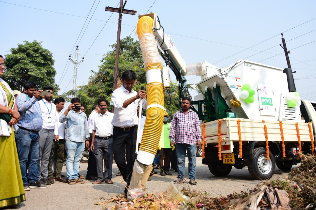 Jatayu cleaning machine